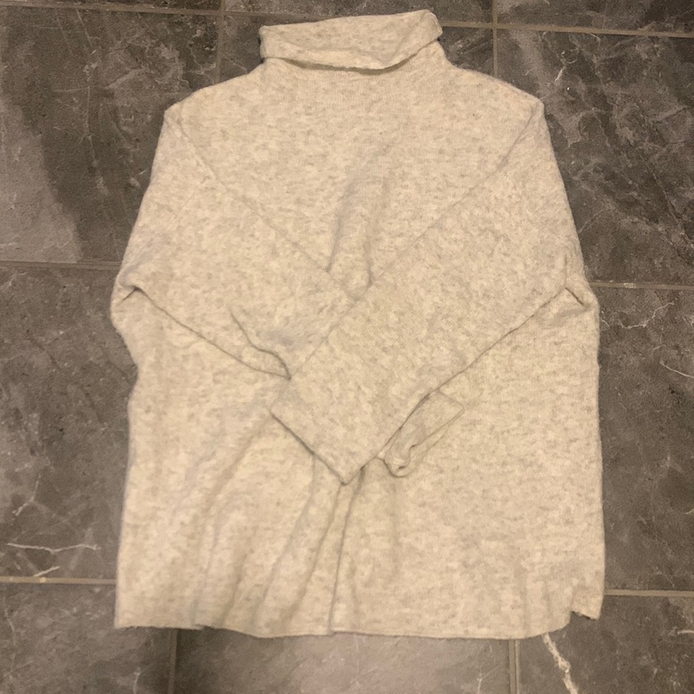 French Connection Gray/Cream Turtleneck Sweater Size Small